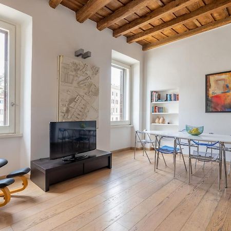 Modern Apartment In Campo De Fiori Rome Extérieur photo